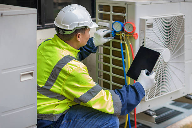 Professional Hvac technician working in Cedar Grove, WI